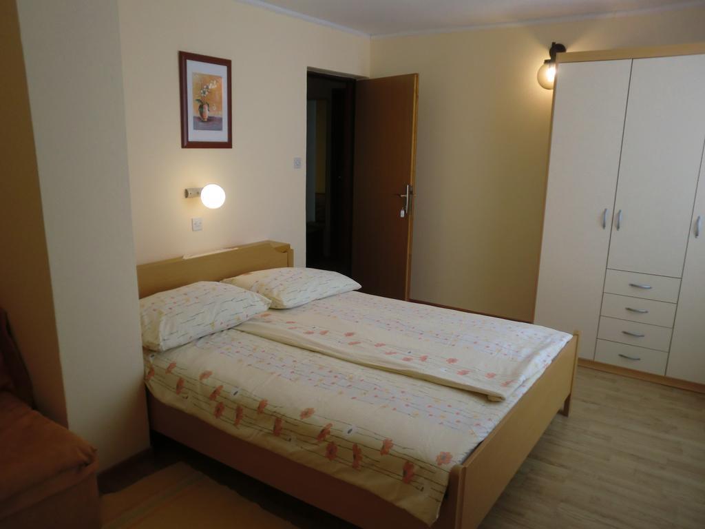 Guest House Sandra Rab Town Rum bild