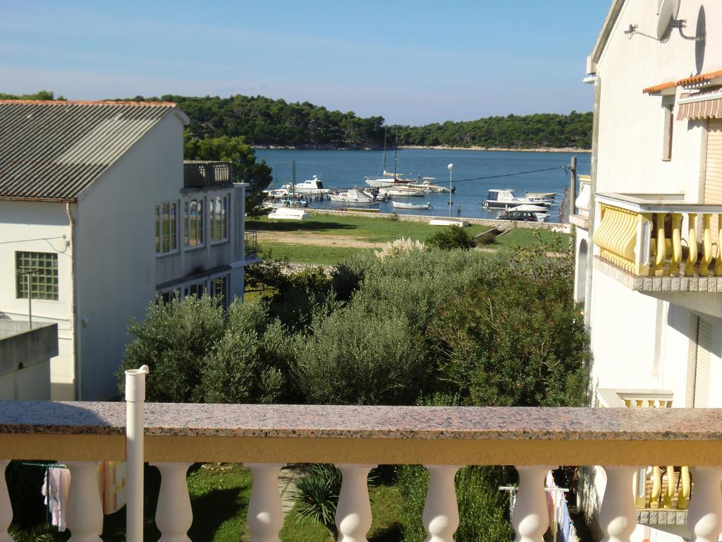 Guest House Sandra Rab Town Exteriör bild