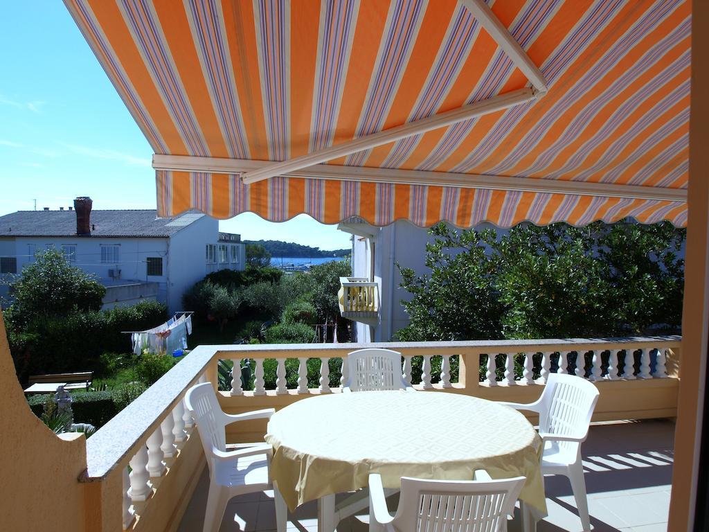 Guest House Sandra Rab Town Rum bild